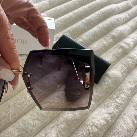 Christian Dior square Sunglasses in Current style - Picture 7 of 16